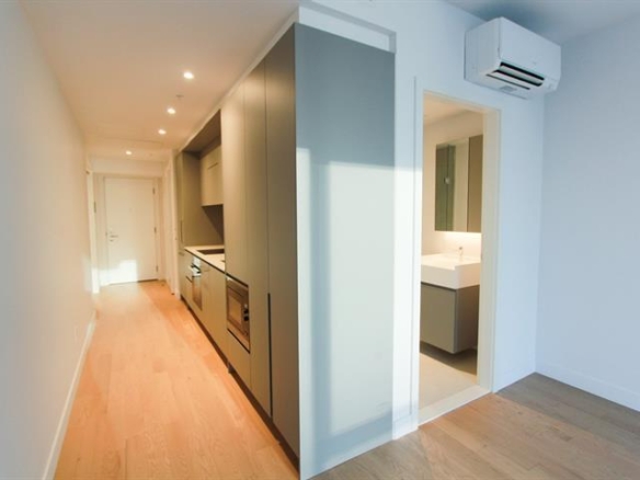 2712-1205 Place Phillips, Montreal